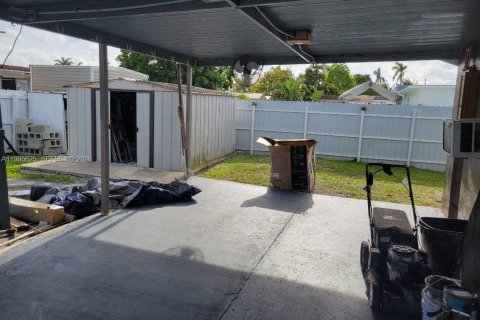 House in Homestead, Florida 5 bedrooms, 190.45 sq.m. № 2058785 - photo 26