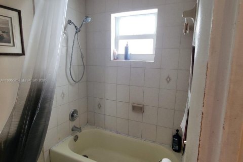 House in Homestead, Florida 5 bedrooms, 190.45 sq.m. № 2058785 - photo 12