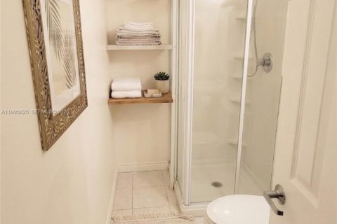 House in Homestead, Florida 5 bedrooms, 190.45 sq.m. № 2058785 - photo 17