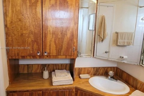 House in Homestead, Florida 5 bedrooms, 190.45 sq.m. № 2058785 - photo 9