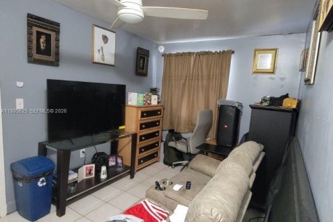 House in Homestead, Florida 5 bedrooms, 190.45 sq.m. № 2058785 - photo 14