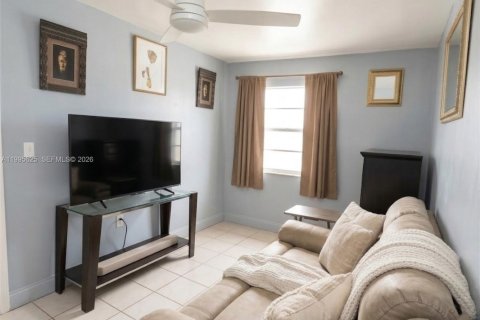 House in Homestead, Florida 5 bedrooms, 190.45 sq.m. № 2058785 - photo 13