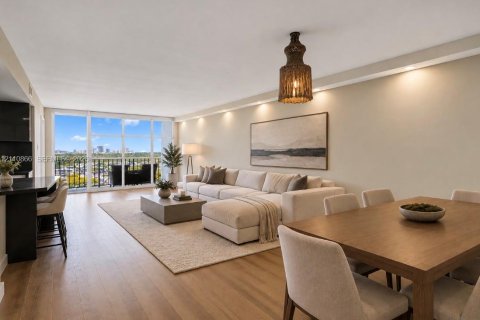 Condo à Hallandale Beach, Floride, 2 chambres  № 2431373
