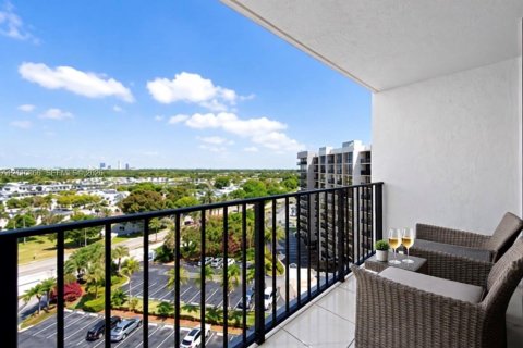 Copropriété à vendre à Hallandale Beach, Floride: 2 chambres, 104.98 m2 № 2431373 - photo 13