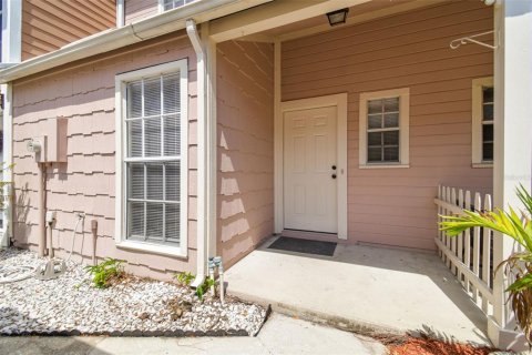 Townhouse in Tampa, Florida 3 bedrooms, 115.57 sq.m. № 1744155 - photo 4