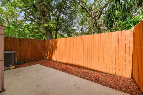 Townhouse in Tampa, Florida 3 bedrooms, 115.57 sq.m. № 1744155 - photo 29