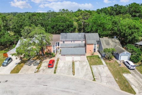Townhouse in Tampa, Florida 3 bedrooms, 115.57 sq.m. № 1744155 - photo 1