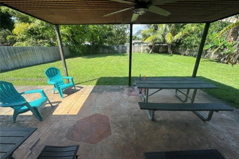 Villa ou maison à vendre à Fort Lauderdale, Floride: 2 chambres, 100.33 m2 № 2085486 - photo 11