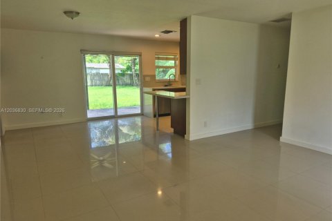 Villa ou maison à vendre à Fort Lauderdale, Floride: 2 chambres, 100.33 m2 № 2085486 - photo 3