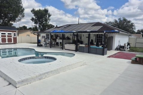 House in Lakeland, Florida 4 bedrooms № 2048008 - photo 2