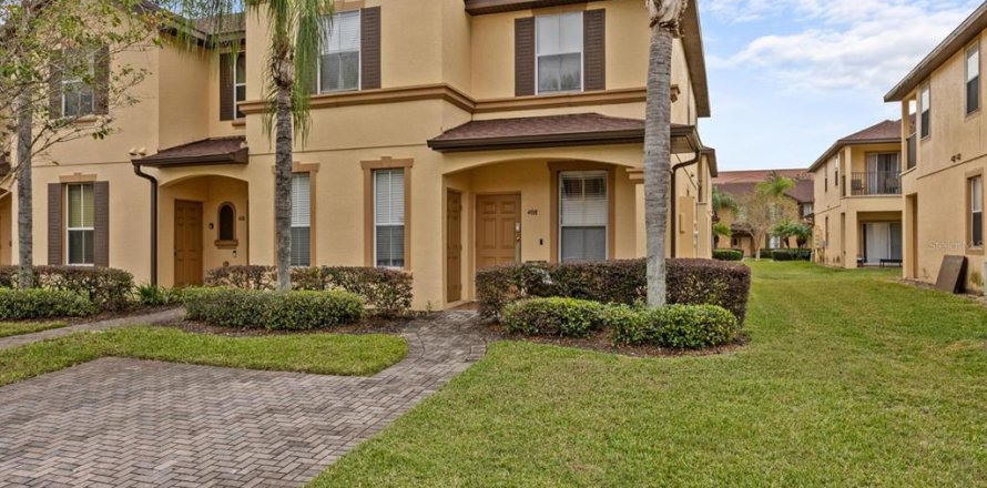 Townhouse in Davenport, Florida 4 bedrooms, 172.43 sq.m. № 2238831