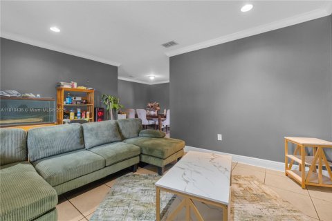 Casa en venta en North Miami, Florida, 3 dormitorios, 143.44 m2 № 1752610 - foto 13