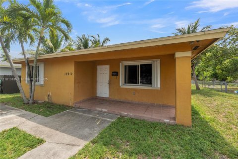 Casa en venta en North Miami, Florida, 3 dormitorios, 143.44 m2 № 1752610 - foto 28