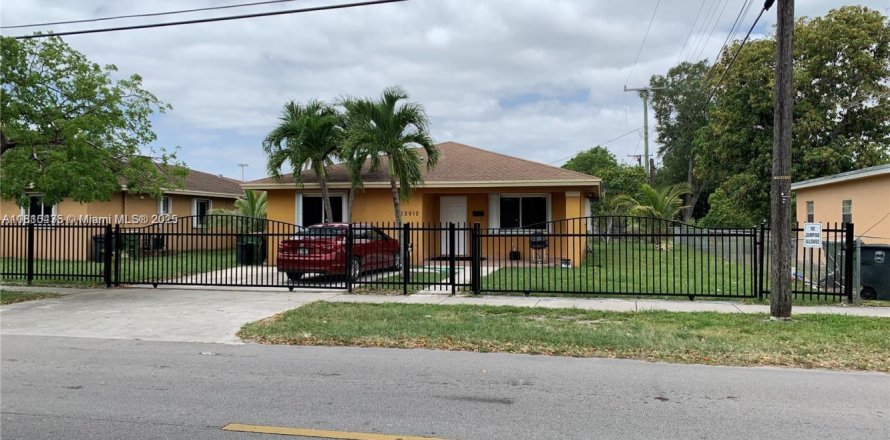 Casa en North Miami, Florida 3 dormitorios, 143.44 m2 № 1752610