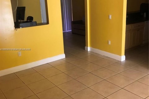 Casa en venta en North Miami, Florida, 3 dormitorios, 143.44 m2 № 1752610 - foto 3