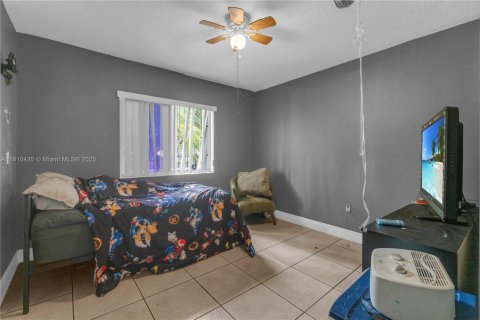 Casa en venta en North Miami, Florida, 3 dormitorios, 143.44 m2 № 1752610 - foto 24