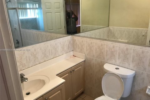 Casa en venta en North Miami, Florida, 3 dormitorios, 143.44 m2 № 1752610 - foto 4