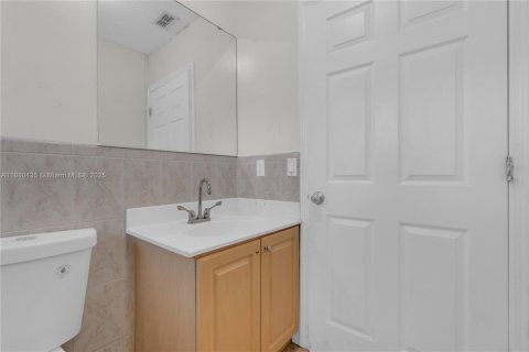 Casa en venta en North Miami, Florida, 3 dormitorios, 143.44 m2 № 1752610 - foto 27