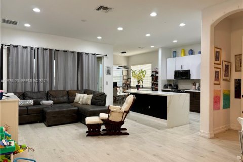 Touwnhouse à vendre à Parkland, Floride: 3 chambres, 141.58 m2 № 2076954 - photo 2