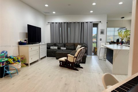 Touwnhouse à vendre à Parkland, Floride: 3 chambres, 141.58 m2 № 2076954 - photo 3
