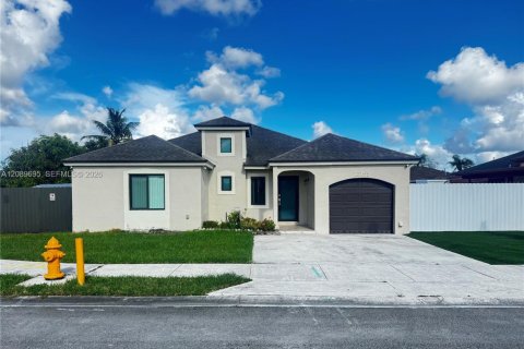 Casa en Miami, Florida 4 dormitorios, 177.35 m2 № 2369823