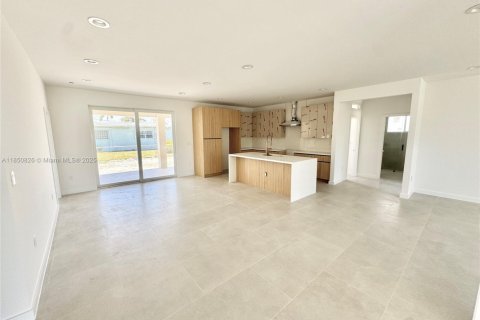 Villa ou maison à vendre à Miami-Dade, Floride: 3 chambres, 218.97 m2 № 1854751 - photo 8