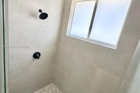 Villa ou maison à vendre à Miami-Dade, Floride: 3 chambres, 218.97 m2 № 1854751 - photo 25