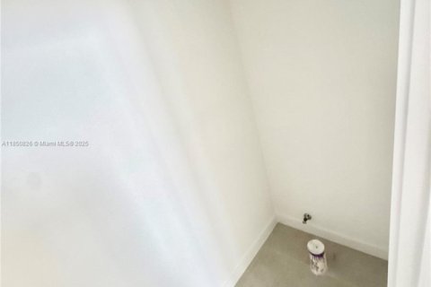 Villa ou maison à vendre à Miami-Dade, Floride: 3 chambres, 218.97 m2 № 1854751 - photo 23