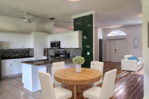 Купить виллу или дом в Хомстед, Флорида 3 спальни, 146.14м2, № 1941572 - фото 4