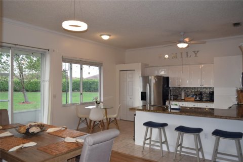 Купить виллу или дом в Хомстед, Флорида 3 спальни, 146.14м2, № 1941572 - фото 10