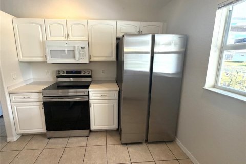 House in North Port, Florida 3 bedrooms, 137.68 sq.m. № 2378006 - photo 6