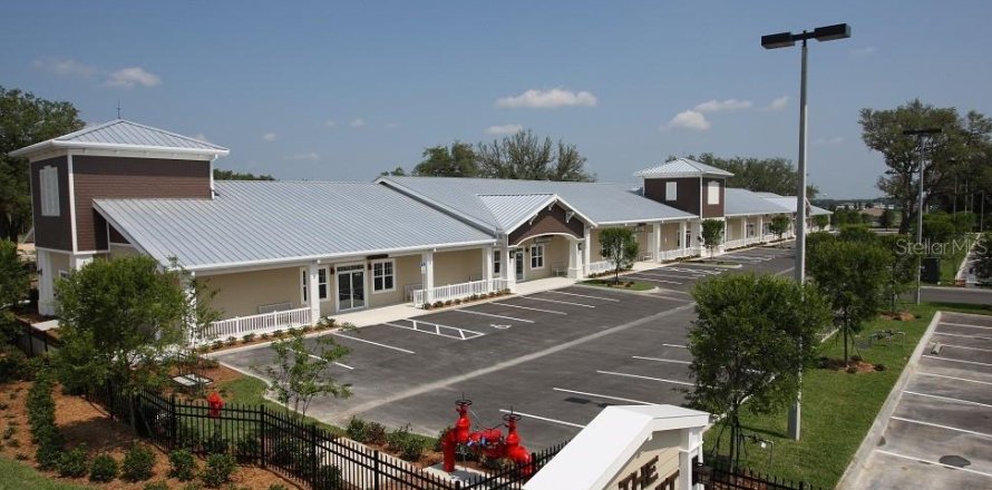 Immobilier commercial à Lady Lake, Floride 178.37 m2 № 2438256