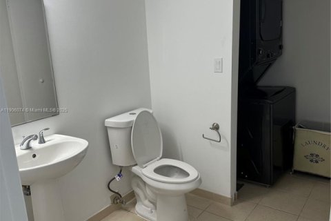 Condominio en alquiler en Sunny Isles Beach, Florida, 1 dormitorio, 92.9 m2 № 1993933 - foto 9