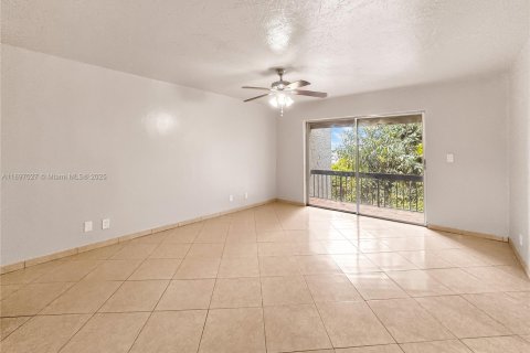 Снять в аренду таунхаус в Лодерхилл, Флорида 4 спальни, 195.09м2, № 1950123 - фото 13