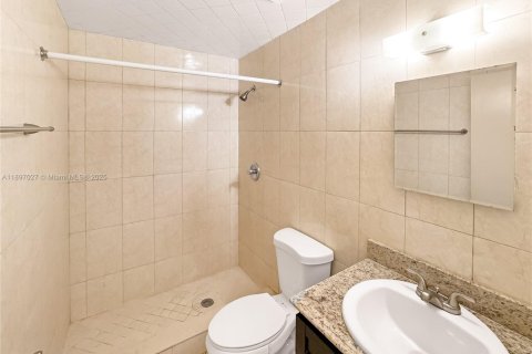 Снять в аренду таунхаус в Лодерхилл, Флорида 4 спальни, 195.09м2, № 1950123 - фото 22