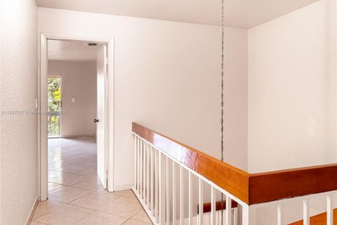 Снять в аренду таунхаус в Лодерхилл, Флорида 4 спальни, 195.09м2, № 1950123 - фото 12