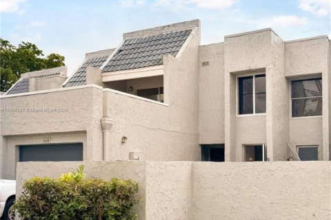 Снять в аренду таунхаус в Лодерхилл, Флорида 4 спальни, 195.09м2, № 1950123 - фото 1