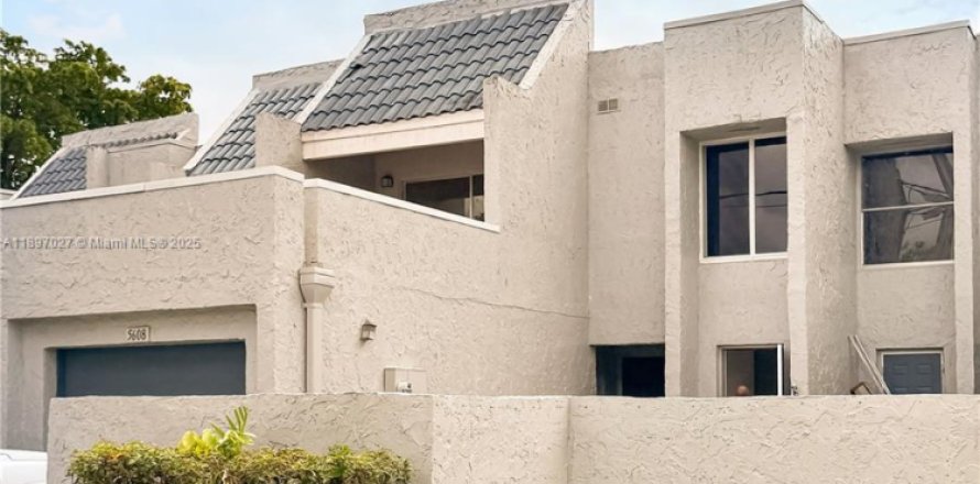 Таунхаус в Лодерхилл, Флорида 4 спальни, 195.09м2 № 1950123