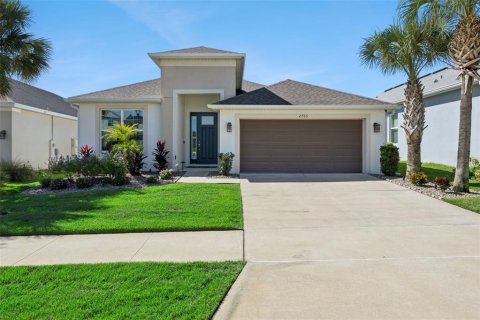 House in CRESTVIEW in Clermont, Florida 3 bedrooms, 188.5 sq.m. № 2364769