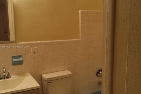 Appartement à louer à Fort Lauderdale, Floride: 1 chambre, 242.66 m2 № 1976967 - photo 8