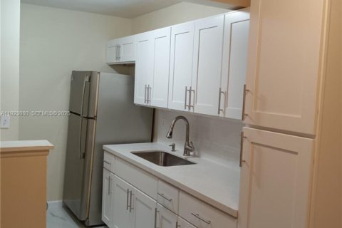 Appartement à louer à Fort Lauderdale, Floride: 1 chambre, 242.66 m2 № 1976967 - photo 25