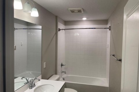 Casa en venta en Kissimmee, Florida, 5 dormitorios, 284 m2 № 2324065 - foto 26