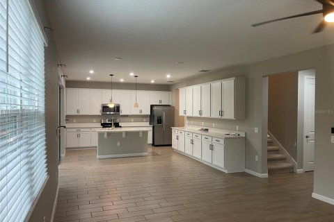 Casa en venta en Kissimmee, Florida, 5 dormitorios, 284 m2 № 2324065 - foto 7