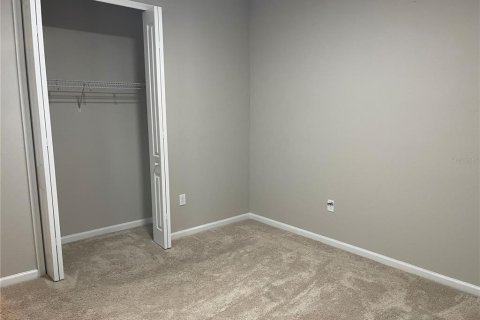 Casa en venta en Kissimmee, Florida, 5 dormitorios, 284 m2 № 2324065 - foto 19