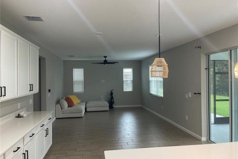 Casa en venta en Kissimmee, Florida, 5 dormitorios, 284 m2 № 2324065 - foto 8