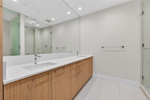Condo in Saint Petersburg, Florida, 2 bedrooms  № 2118817 - photo 7