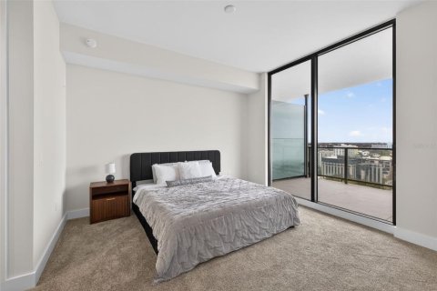 Condo in Saint Petersburg, Florida, 2 bedrooms  № 2118817 - photo 6