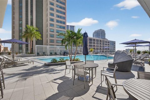 Condo in Saint Petersburg, Florida, 2 bedrooms  № 2118817 - photo 22
