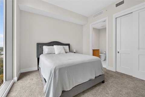 Condo in Saint Petersburg, Florida, 2 bedrooms  № 2118817 - photo 12