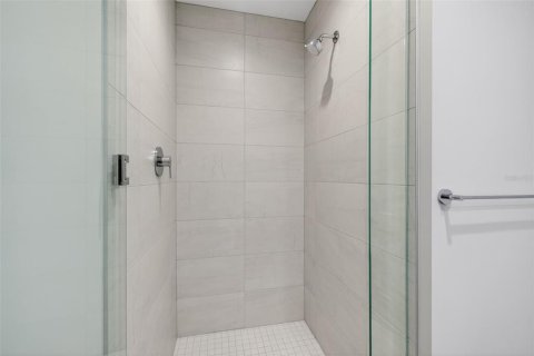 Condo in Saint Petersburg, Florida, 2 bedrooms  № 2118817 - photo 13